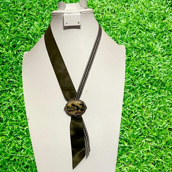 Vintage Two Sisters Pendant Ribbon Necklace - Picture 6 of 6